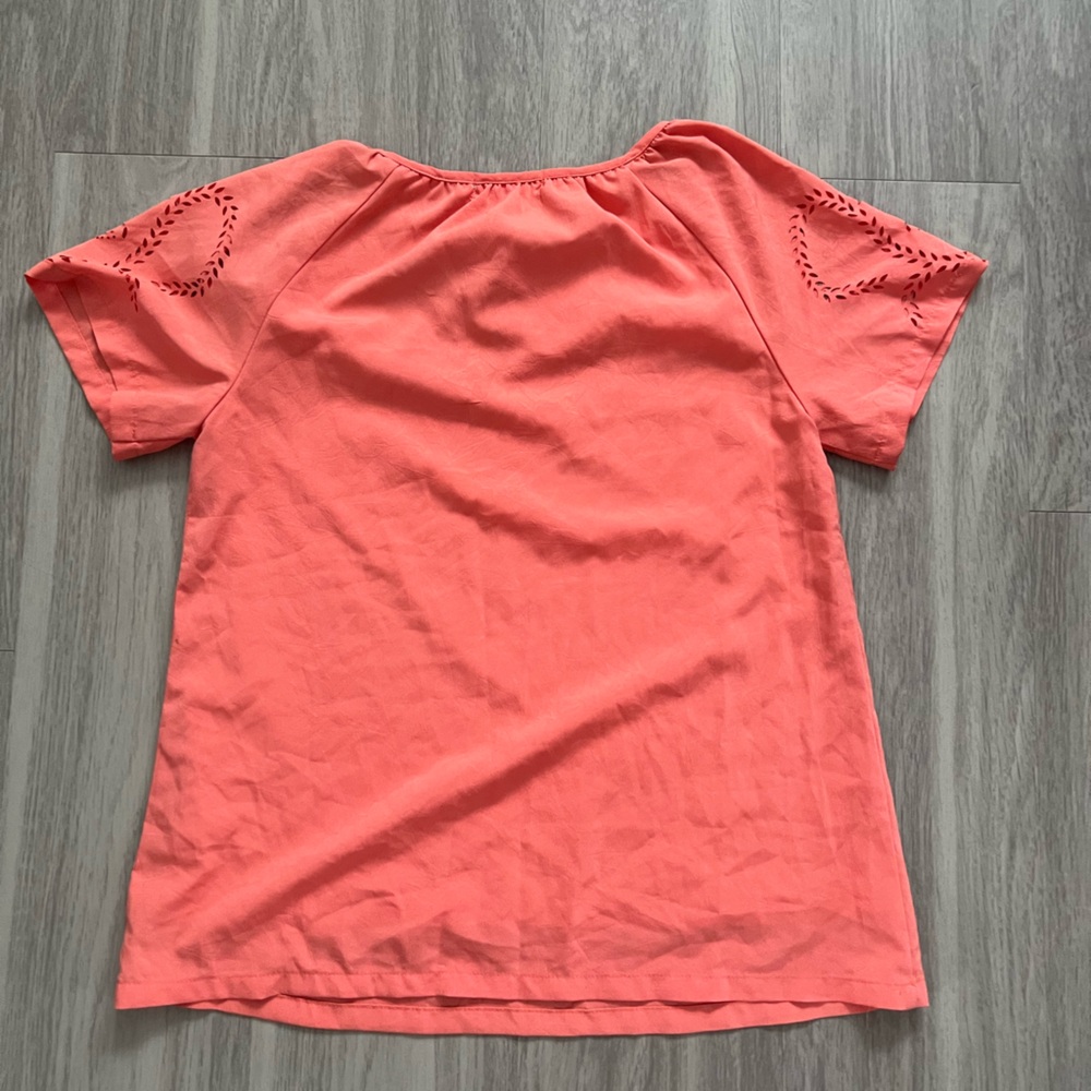 Solitaire by Ravi Khosla Coral Laser Cut Floral Blouse Women’s Small - Picture 2 of 7